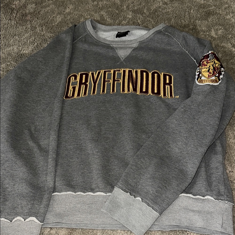 Universal Studios Gryffindor Gray Crewneck Sweater with Ribbed Cuffs